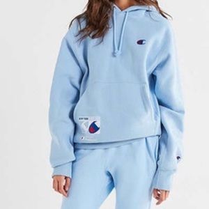 CHAMPION x UO HOODIE